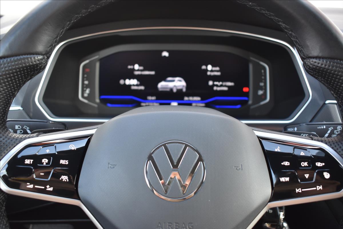 Volkswagen Tiguan Allspace 2,0 TDi  DSG 4x4 R-Line 7Míst Virtual - 46