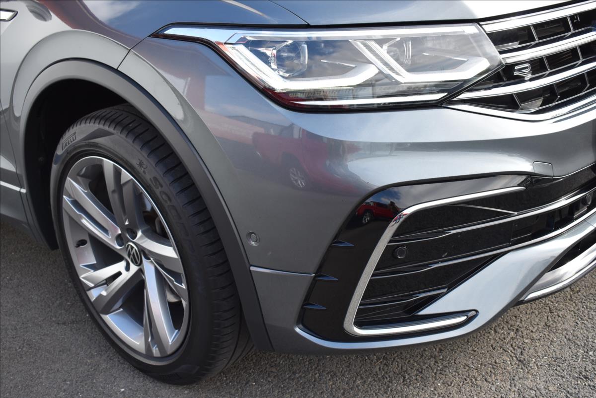 Volkswagen Tiguan Allspace 2,0 TDi  DSG 4x4 R-Line 7Míst Virtual - 2