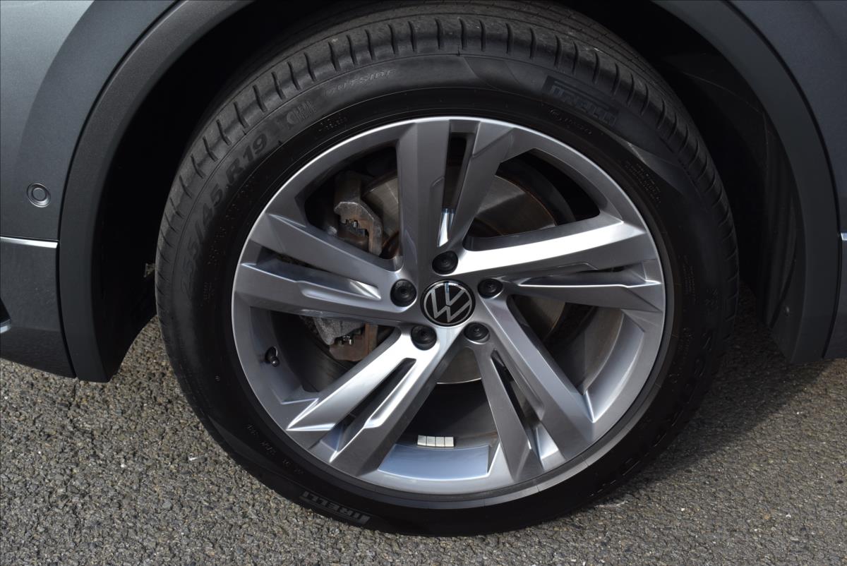 Volkswagen Tiguan Allspace 2,0 TDi  DSG 4x4 R-Line 7Míst Virtual - 4