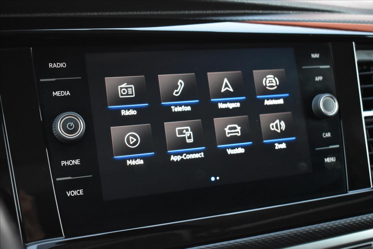 Volkswagen Caravelle 2,0 TDi  DSG LONG BULLI Virtual LED - 24