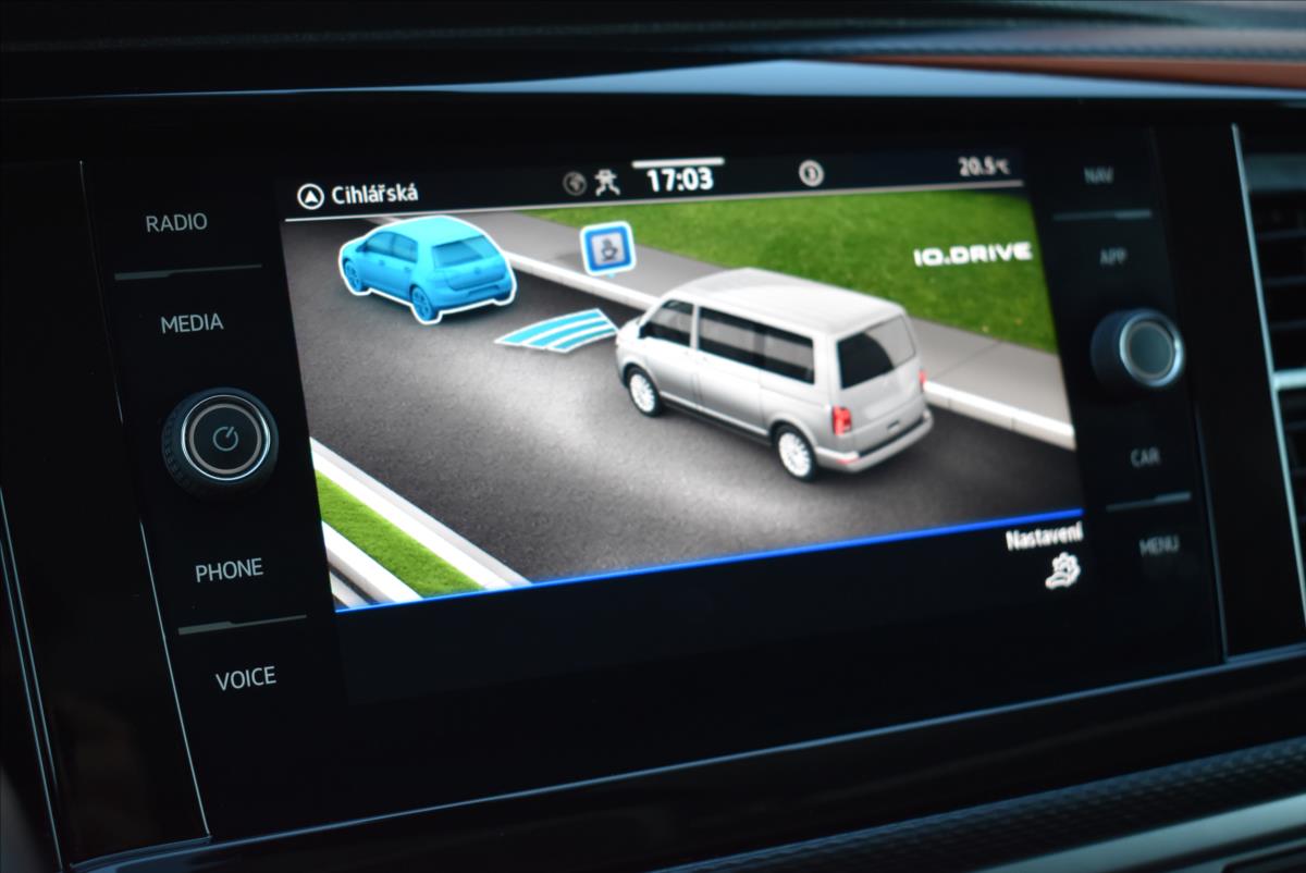 Volkswagen Caravelle 2,0 TDi  DSG LONG BULLI Virtual LED - 25