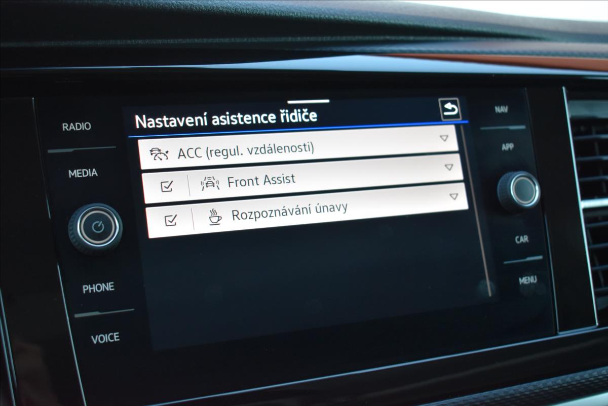 Volkswagen Caravelle 2,0 TDi  DSG LONG BULLI Virtual LED - 26