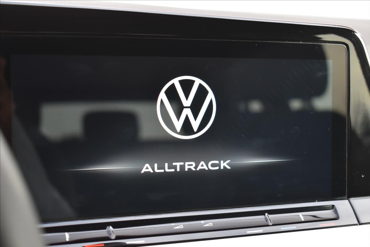 Volkswagen Golf 2,0 TDi  DSG 4x4 Alltrack LED Kamera - 46