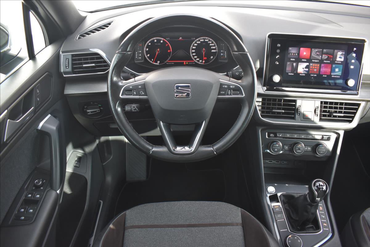Seat Tarraco 1,5 TSi  Xcellence 7-Míst LED Panorama - 18