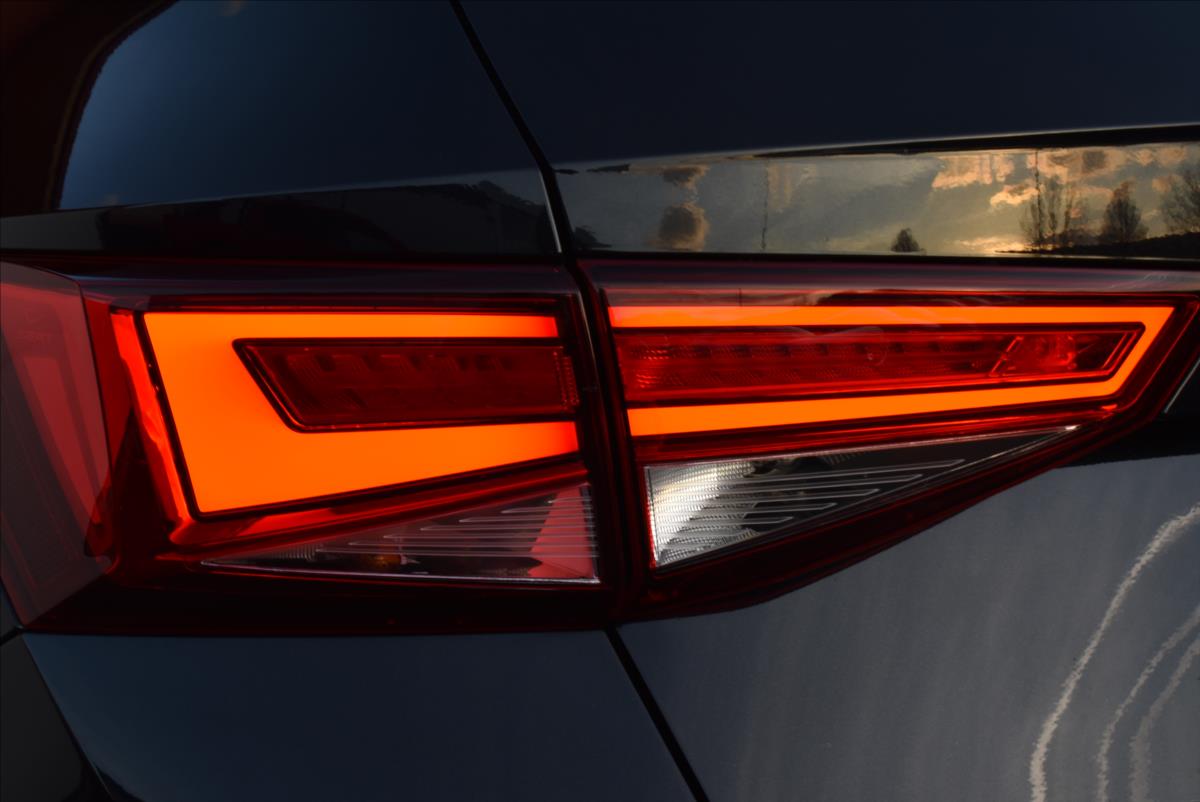 Seat Ateca 2,0 TDi  DSG 4x4 FR-Line LED Assist - 11