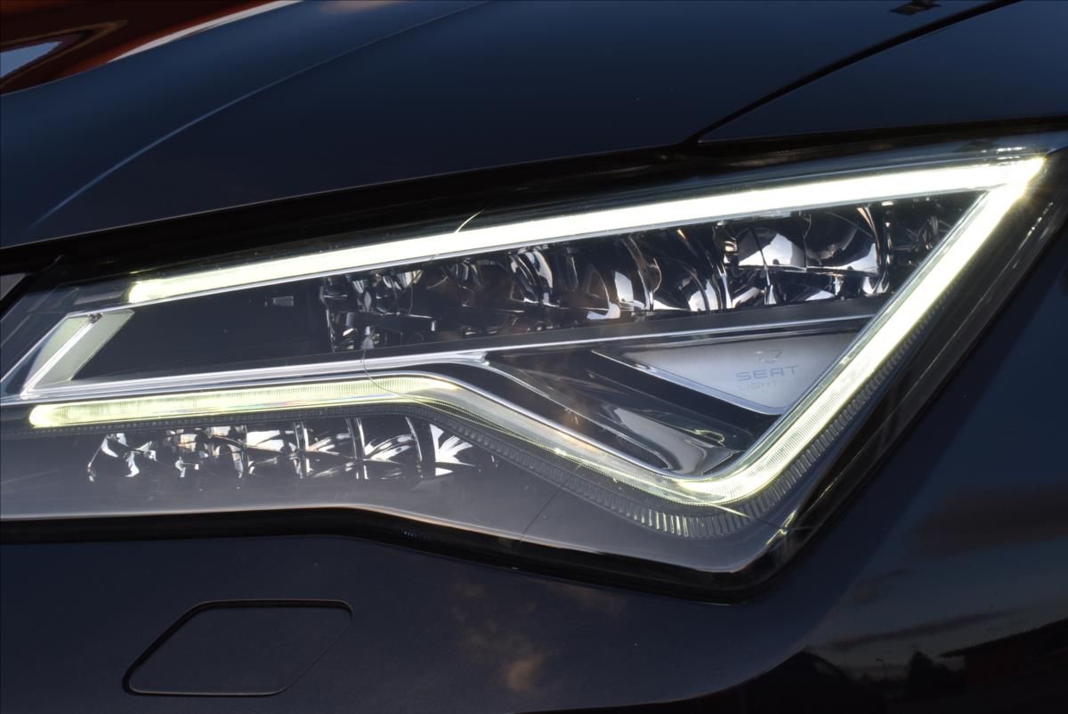 Seat Ateca 2,0 TDi  DSG 4x4 FR-Line LED Assist - 4