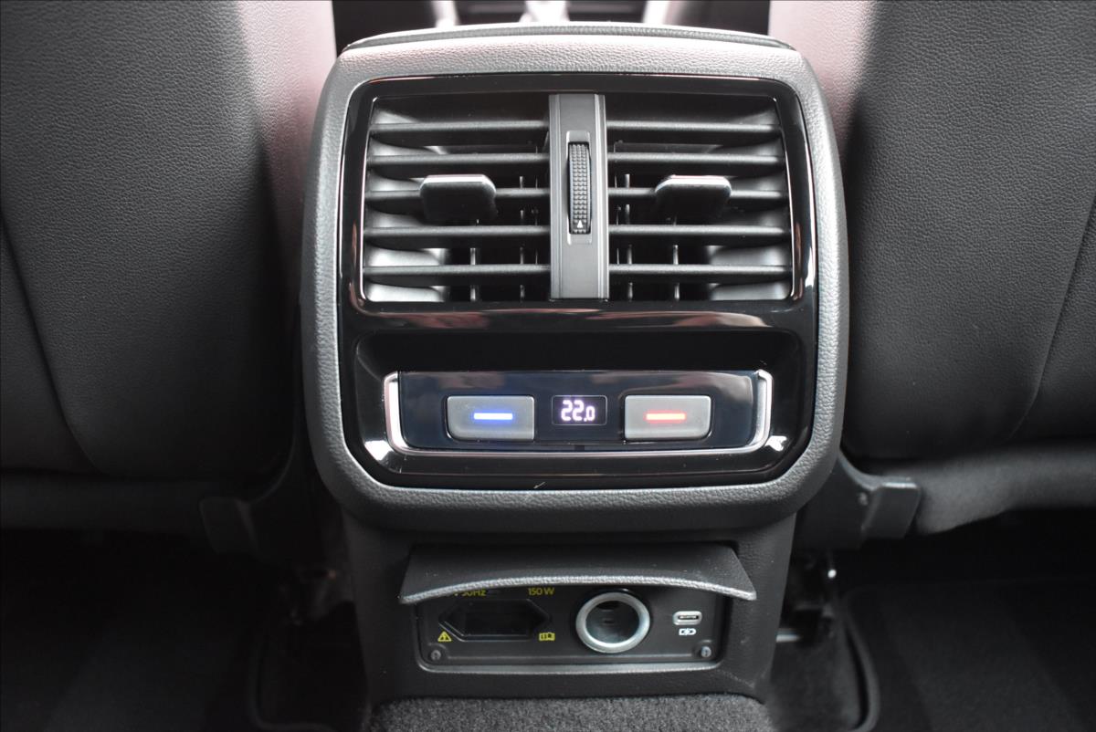 Volkswagen Passat 1,4 TSi  DSG GTE Virtual LED Matrix - 13