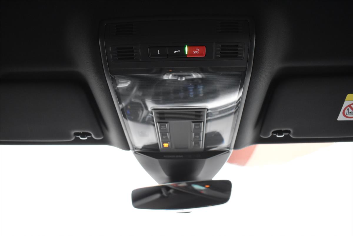 Volkswagen Passat 1,4 TSi  DSG GTE Virtual LED Matrix - 14