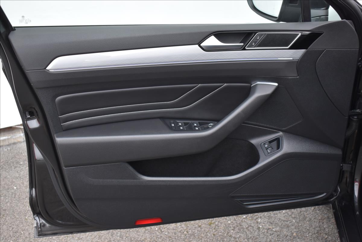 Volkswagen Passat 1,4 TSi  DSG GTE Virtual LED Matrix - 18