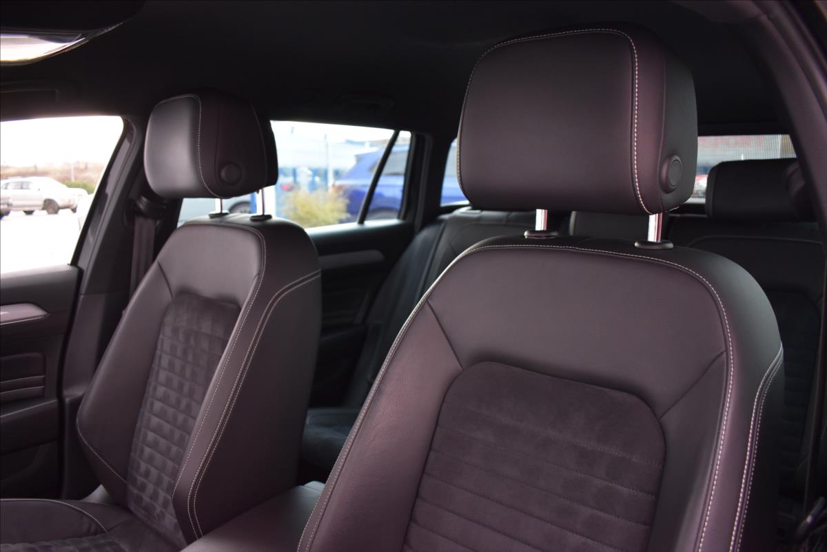 Volkswagen Passat 1,4 TSi  DSG GTE Virtual LED Matrix - 21