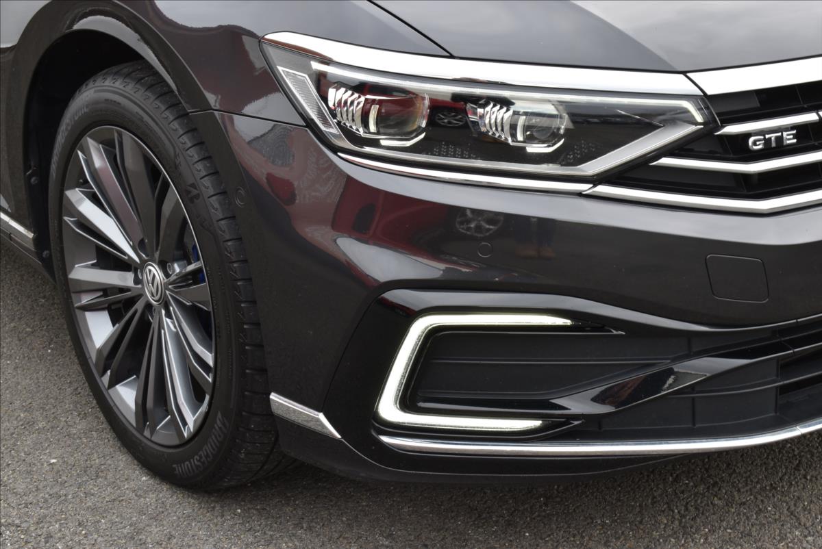Volkswagen Passat 1,4 TSi  DSG GTE Virtual LED Matrix - 2
