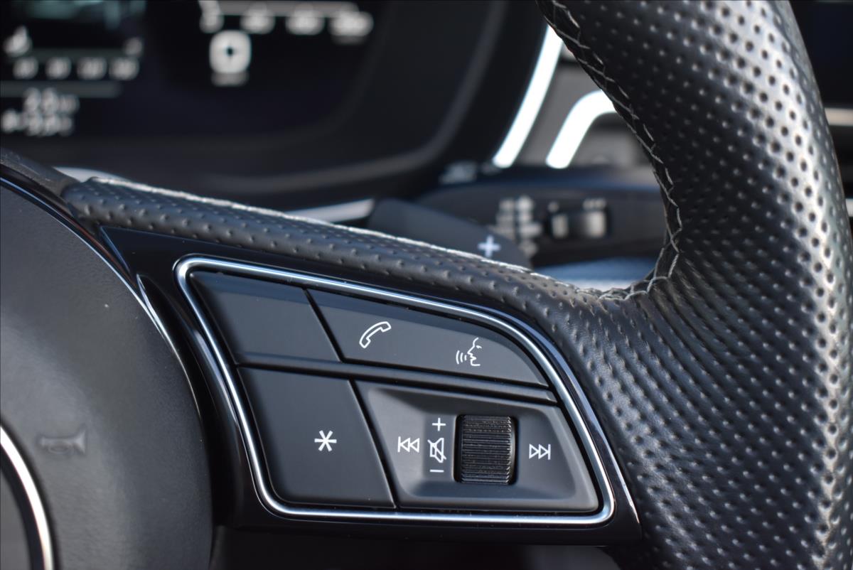 Audi A5 2,0 40TDi  quattro S-Line LED Matrix - 23