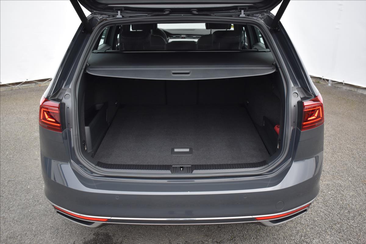Volkswagen Passat 1,4 TSi  DSG GTE Virtual LED Assist - 11