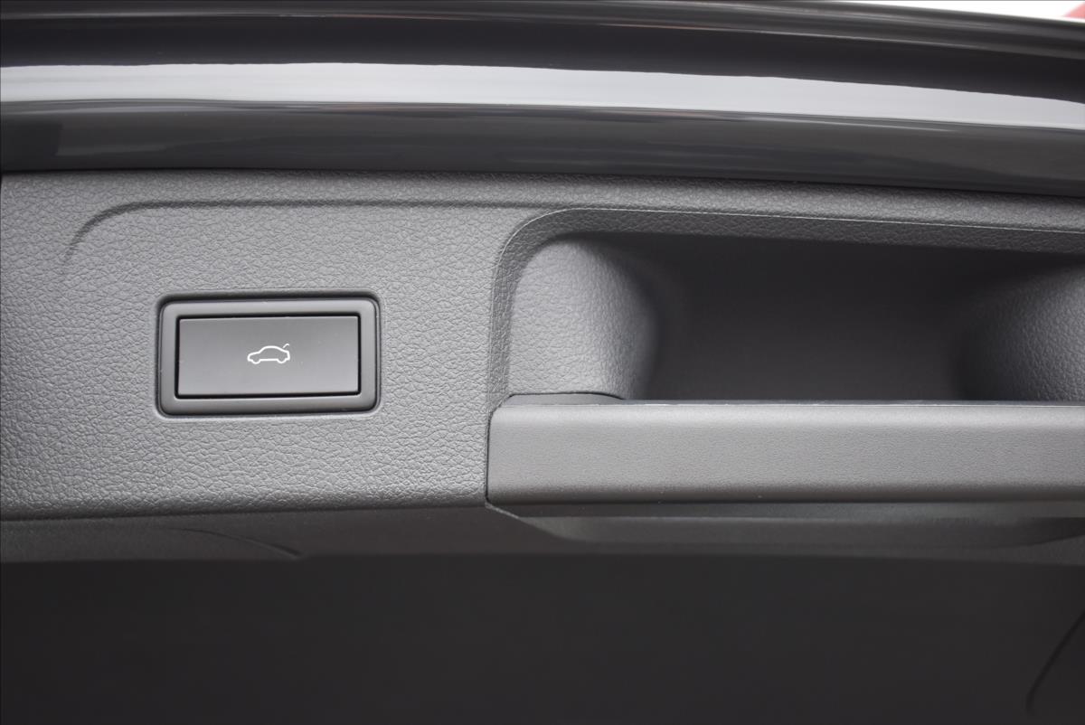 Volkswagen Passat 1,4 TSi  DSG GTE Virtual LED Assist - 13