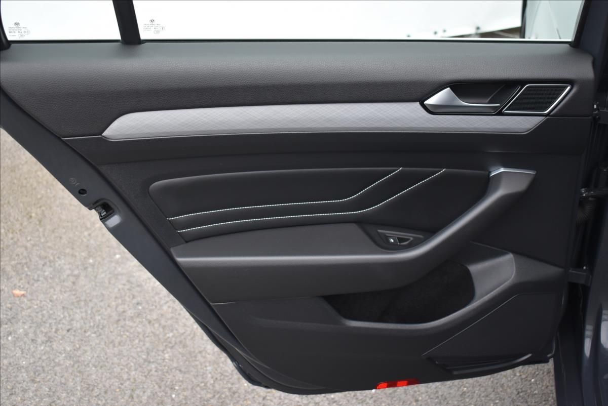 Volkswagen Passat 1,4 TSi  DSG GTE Virtual LED Assist - 14