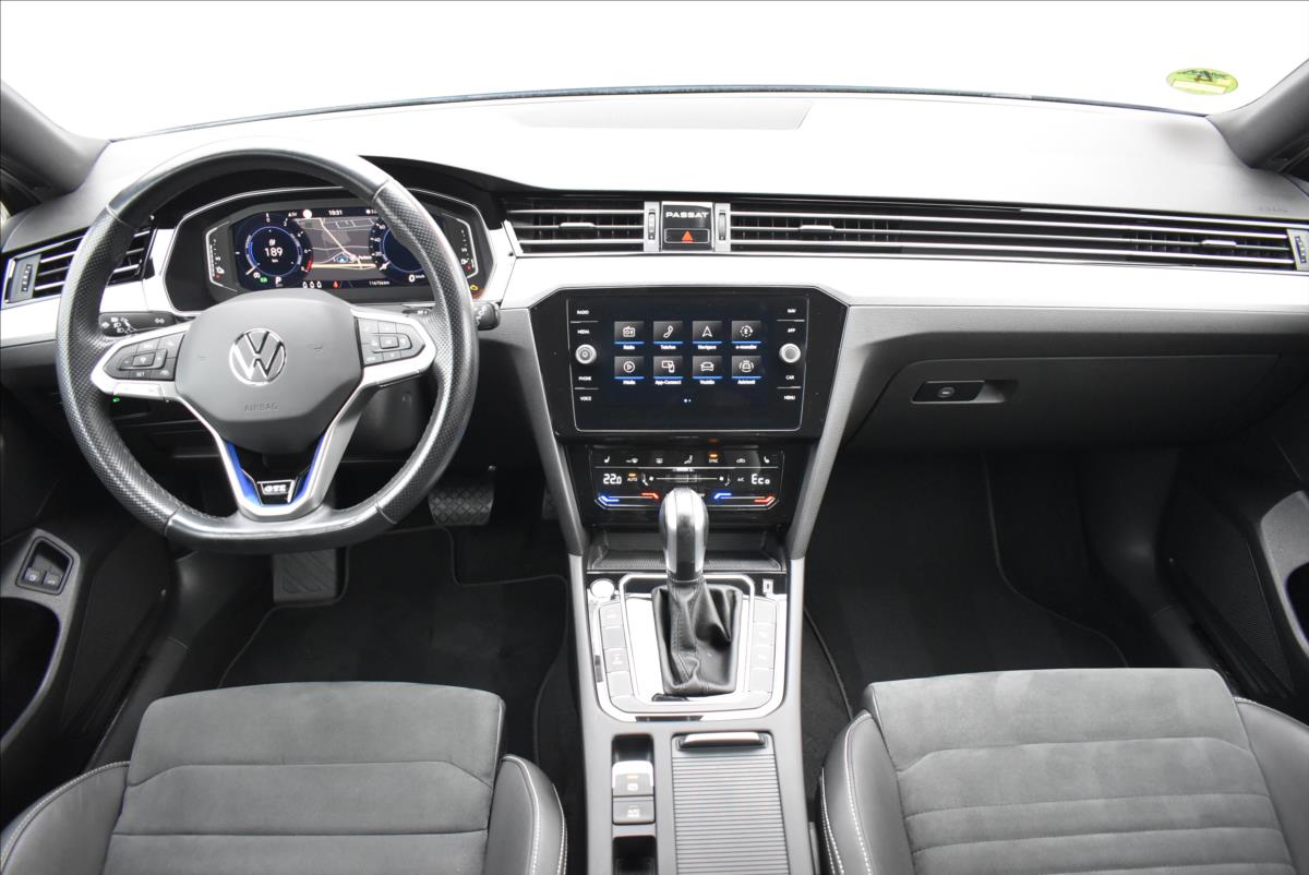 Volkswagen Passat 1,4 TSi  DSG GTE Virtual LED Assist - 17