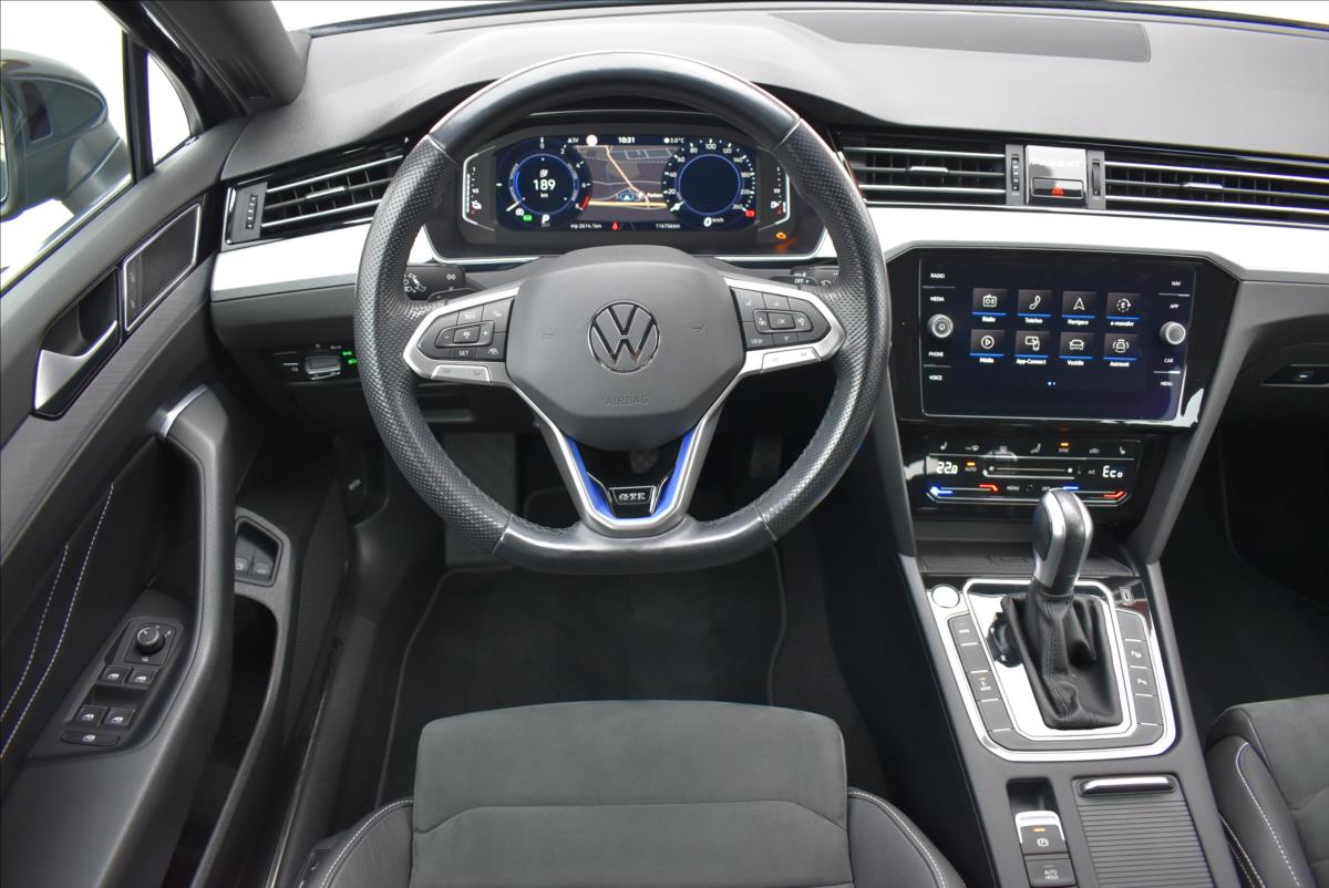 Volkswagen Passat 1,4 TSi  DSG GTE Virtual LED Assist - 18