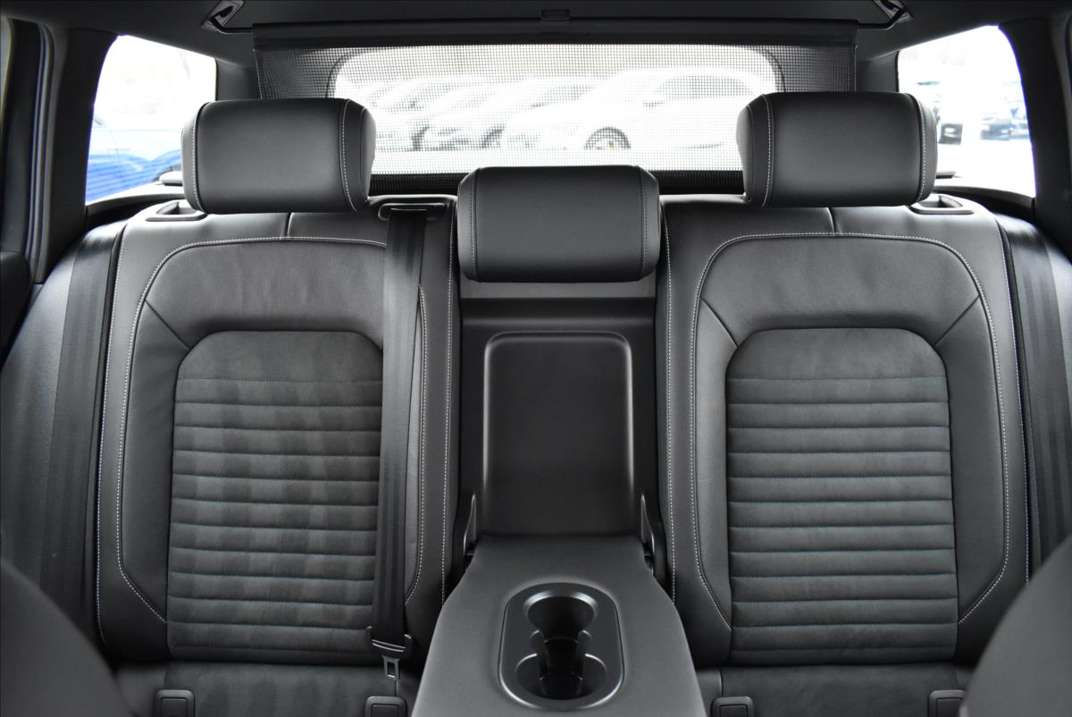 Volkswagen Passat 1,4 TSi  DSG GTE Virtual LED Assist - 26
