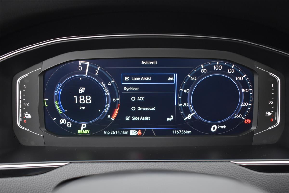 Volkswagen Passat 1,4 TSi  DSG GTE Virtual LED Assist - 27
