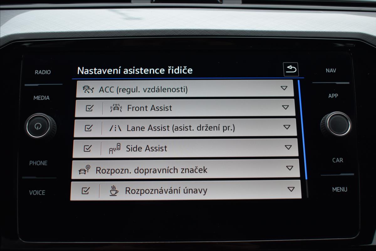 Volkswagen Passat 1,4 TSi  DSG GTE Virtual LED Assist - 30