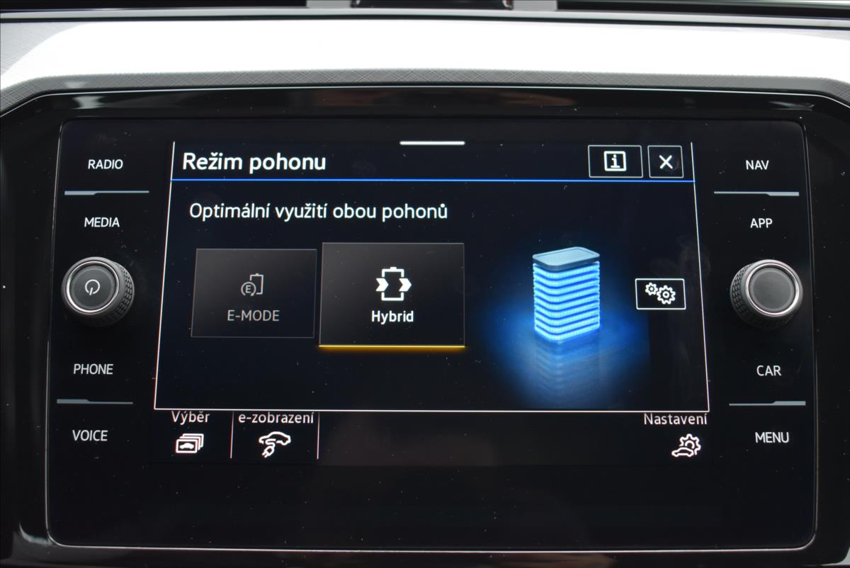 Volkswagen Passat 1,4 TSi  DSG GTE Virtual LED Assist - 37