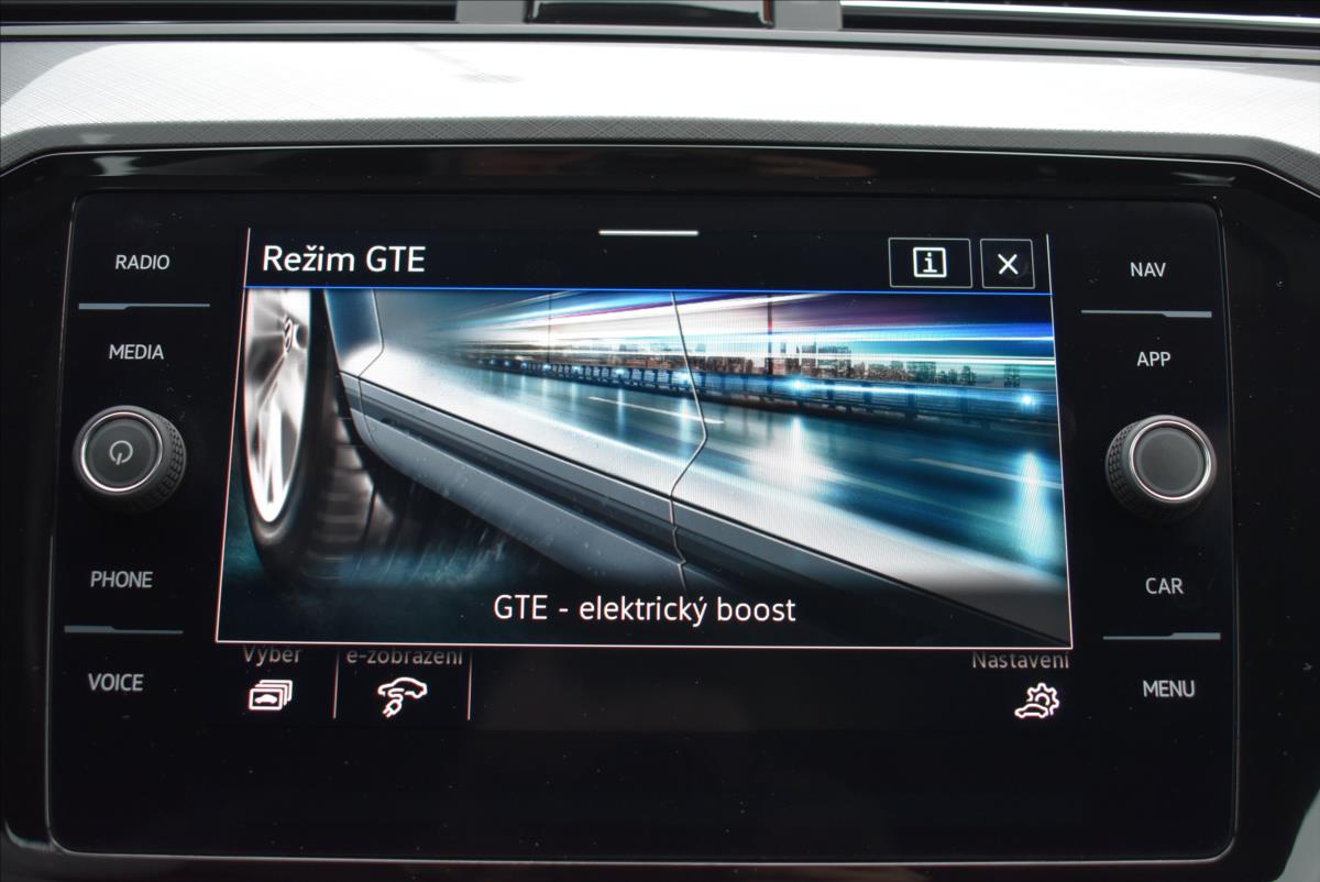 Volkswagen Passat 1,4 TSi  DSG GTE Virtual LED Assist - 38