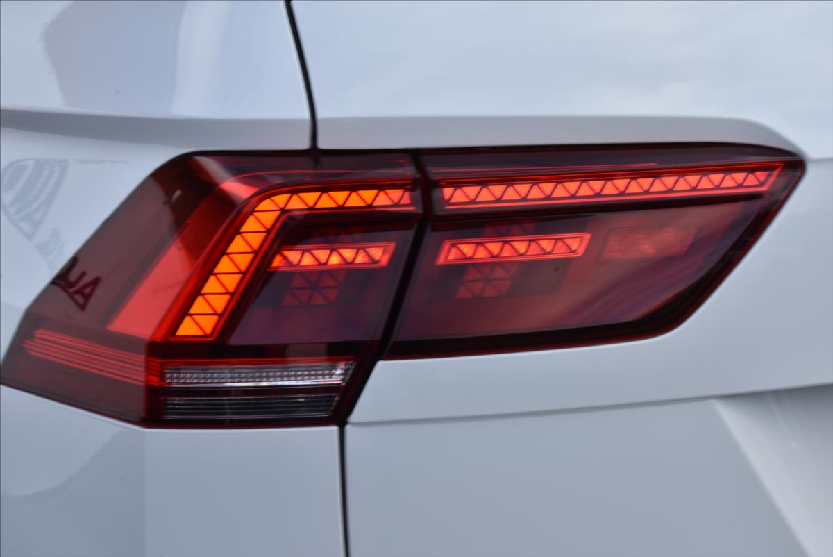 Volkswagen Tiguan Allspace 2,0 BiTDi  DSG 4x4 R-Line LED Assist - 8