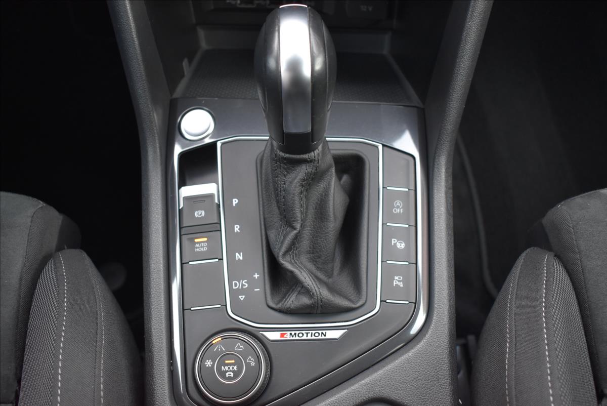 Volkswagen Tiguan Allspace 2,0 BiTDi  DSG 4x4 R-Line LED Assist - 46