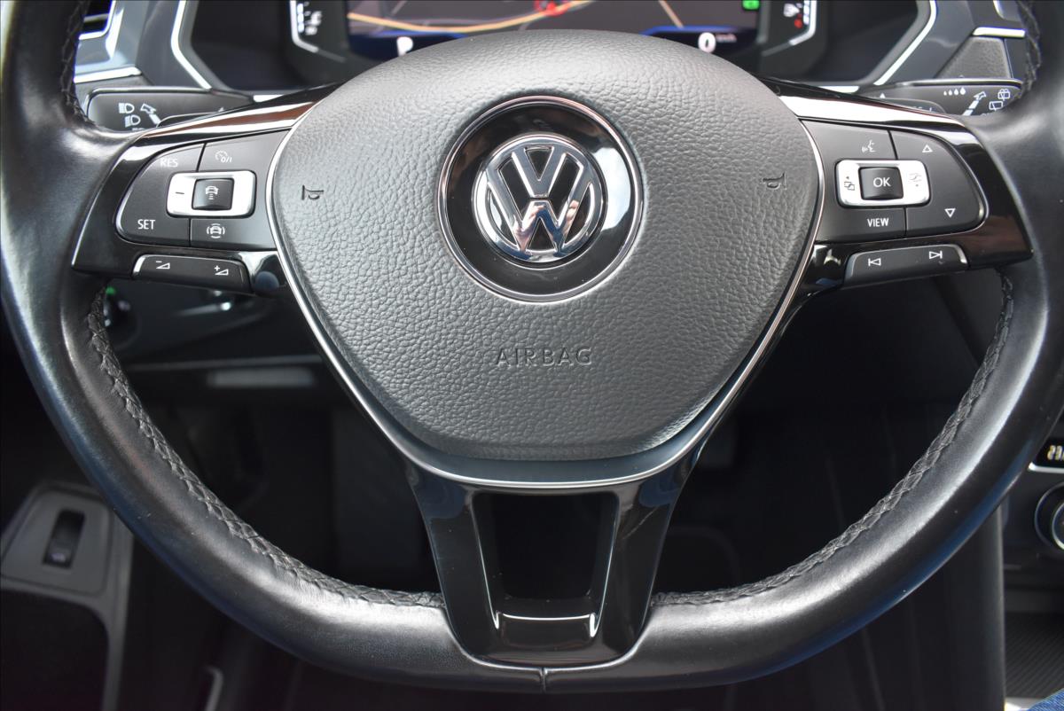 Volkswagen Tiguan Allspace 2,0 BiTDi  DSG 4x4 R-Line LED Assist - 47