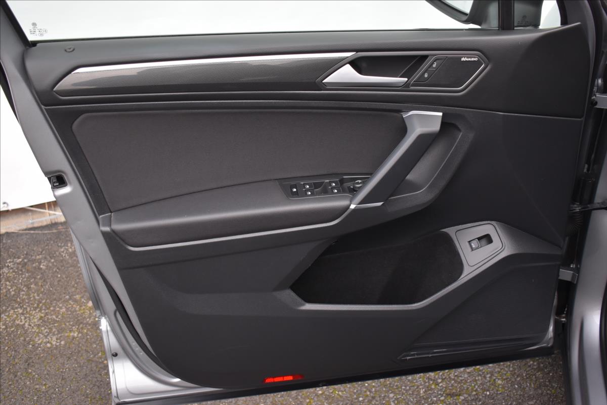 Volkswagen Tiguan Allspace 2,0 BiTDi  DSG 4x4 R-Line LED Assist - 19