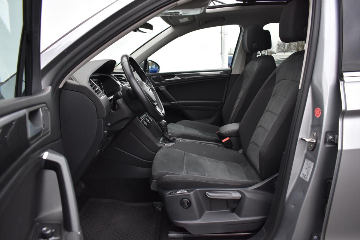 Volkswagen Tiguan Allspace 2,0 BiTDi  DSG 4x4 R-Line LED Assist - 21