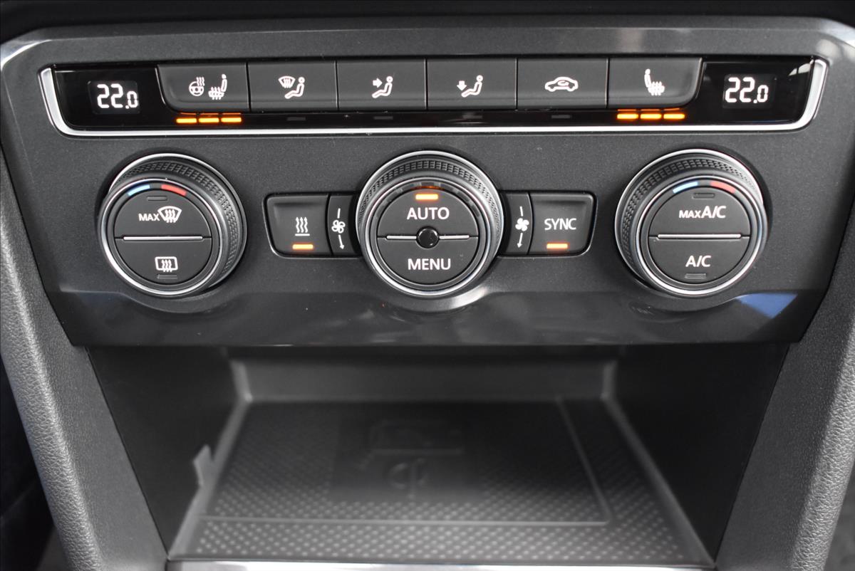 Volkswagen Tiguan Allspace 2,0 BiTDi  DSG 4x4 R-Line LED Assist - 46
