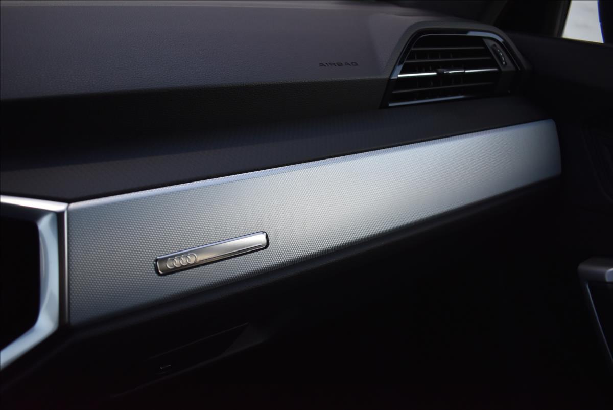 Audi Q3 1,5 TFSi  S-Tronic LED Virtual Assist - 42