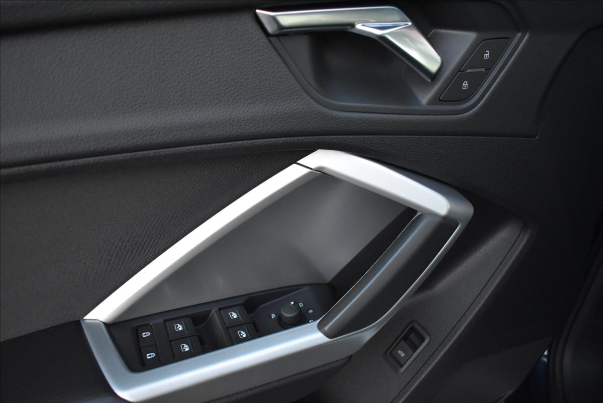 Audi Q3 1,5 TFSi  S-Tronic LED Virtual Assist - 44