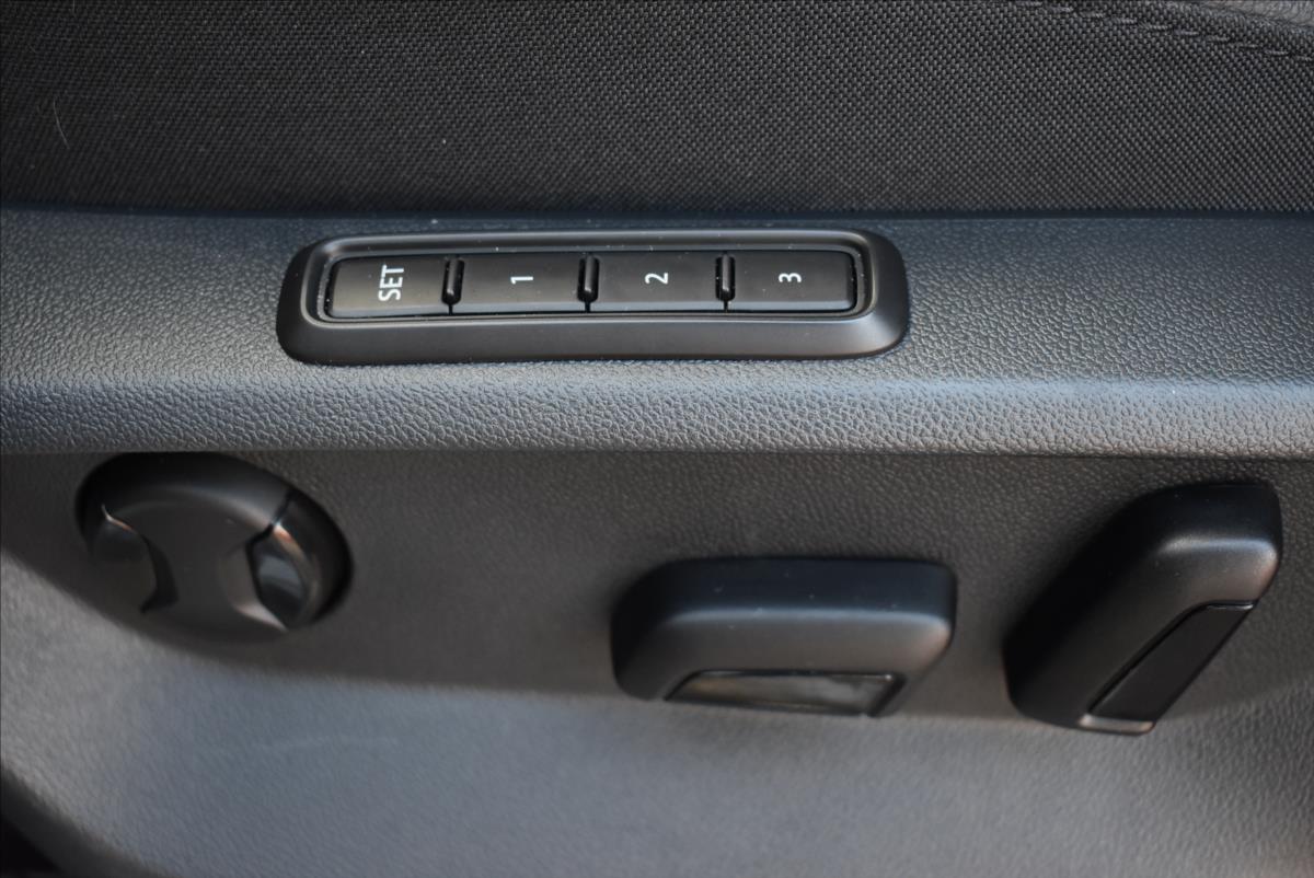 Volkswagen Tiguan Allspace 2,0 TDi  DSG 4x4 Elegance LED Assist - 23
