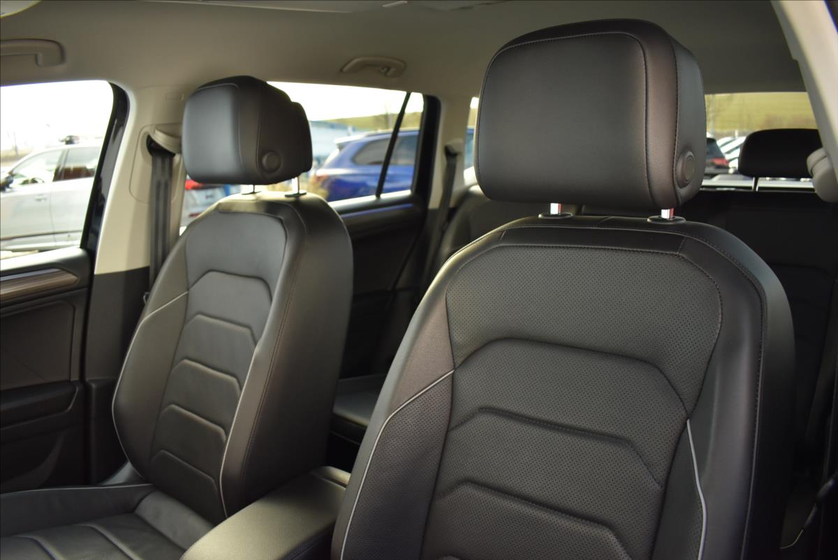 Volkswagen Tiguan Allspace 2,0 TDi  DSG 4x4 Elegance LED Assist - 24