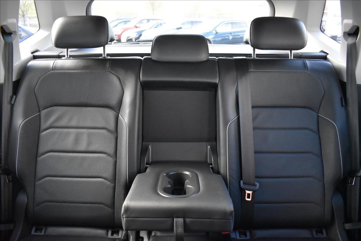 Volkswagen Tiguan Allspace 2,0 TDi  DSG 4x4 Elegance LED Assist - 26