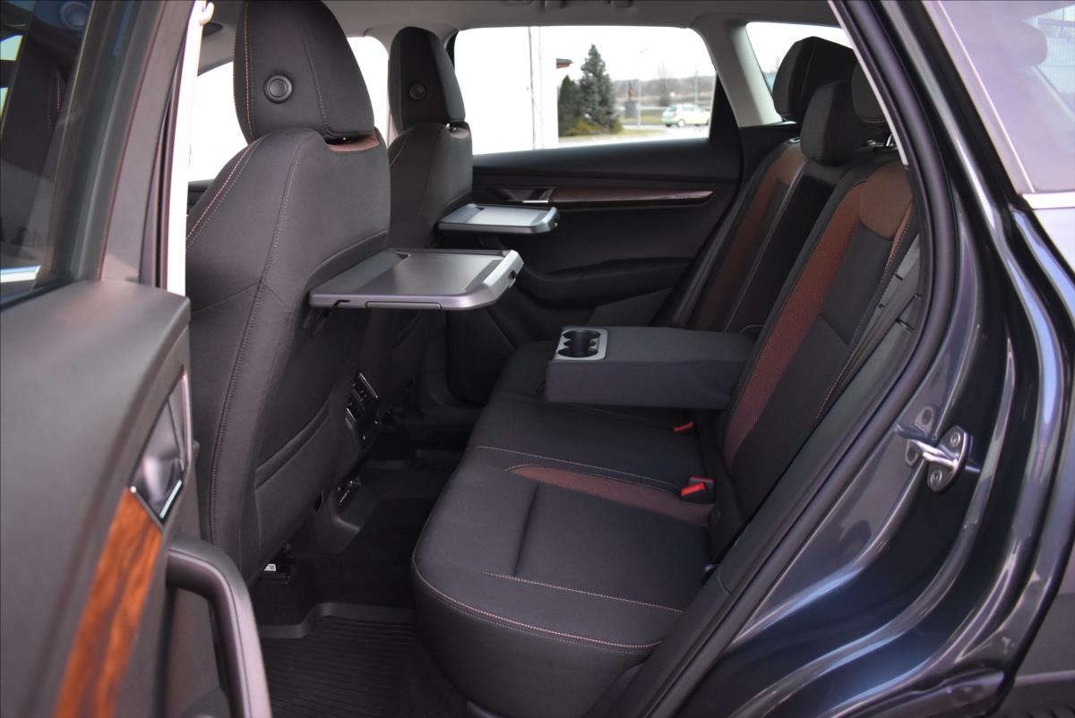 Škoda Karoq 2,0 TDi  DSG 4x4 Scout Virtual Kamera - 15