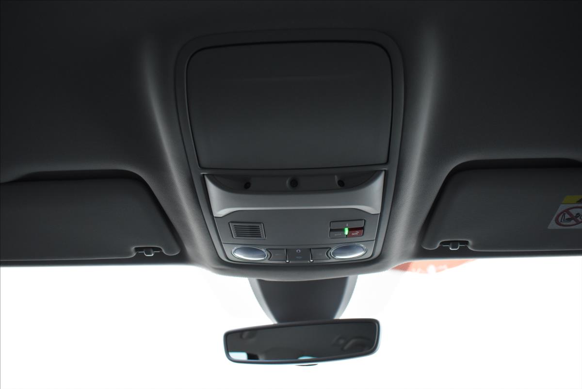 Škoda Karoq 2,0 TDi  DSG 4x4 Scout Virtual Kamera - 18