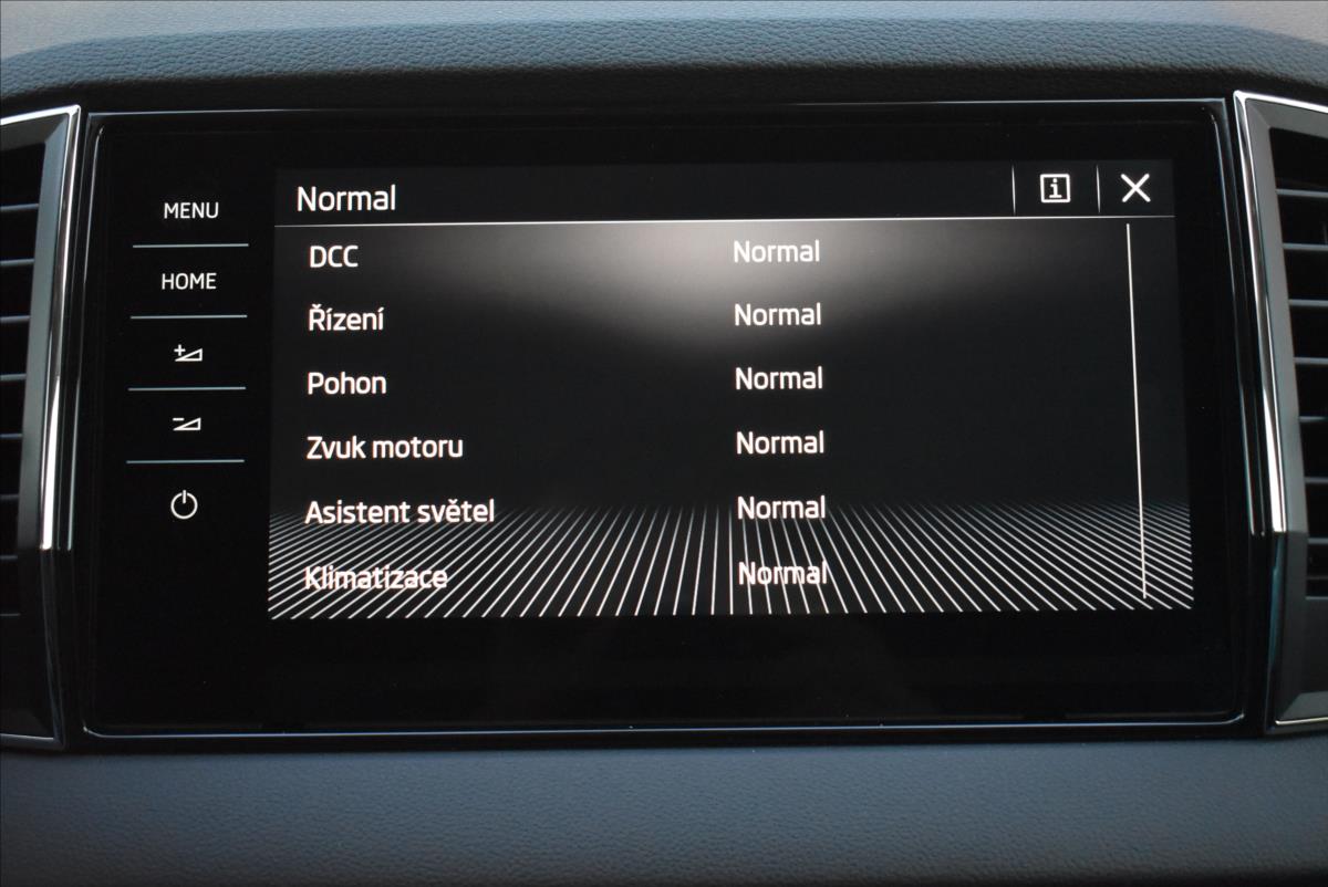 Škoda Karoq 2,0 TDi  DSG 4x4 Scout Virtual Kamera - 34