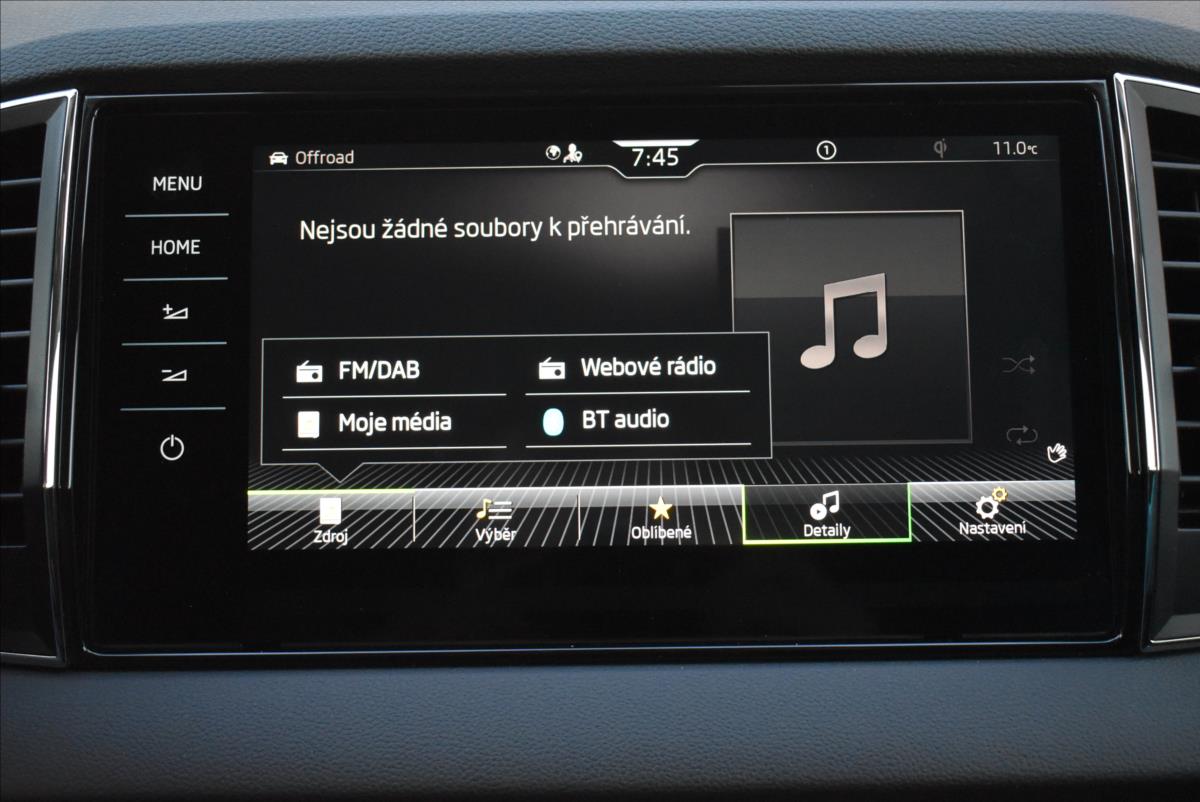 Škoda Karoq 2,0 TDi  DSG 4x4 Scout Virtual Kamera - 38