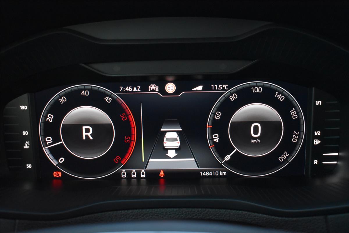 Škoda Karoq 2,0 TDi  DSG 4x4 Scout Virtual Kamera - 42
