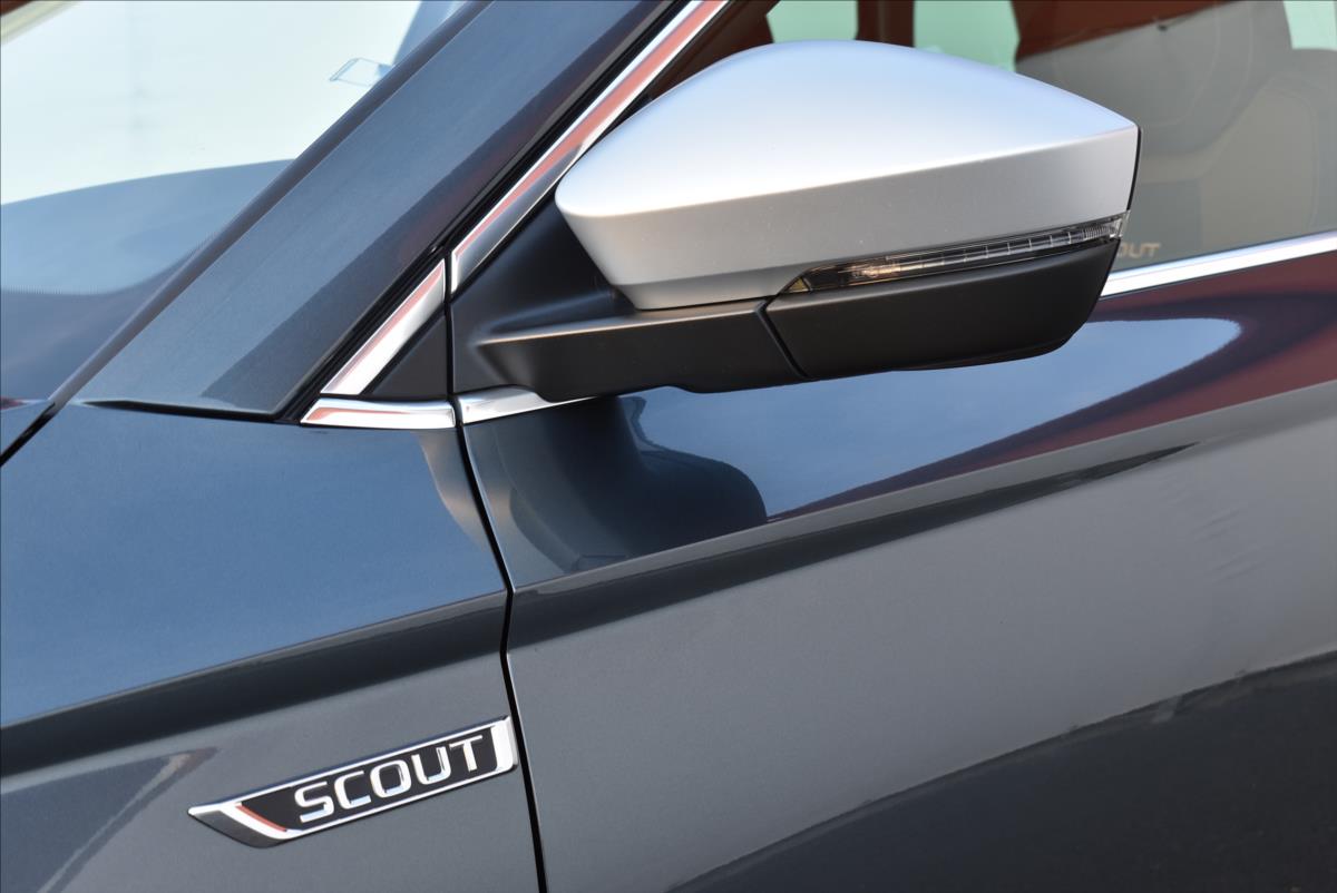 Škoda Karoq 2,0 TDi  DSG 4x4 Scout Virtual Kamera - 5