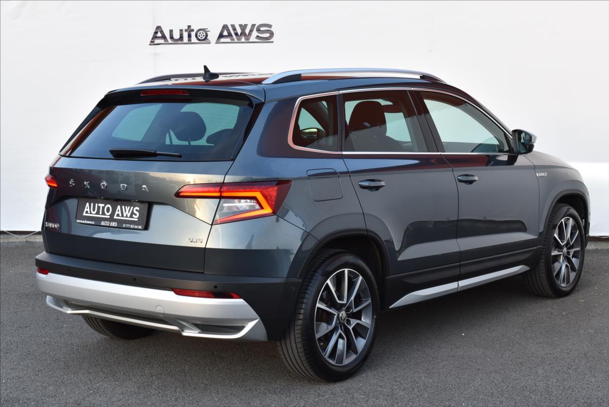 Škoda Karoq 2,0 TDi  DSG 4x4 Scout Virtual Kamera - 6