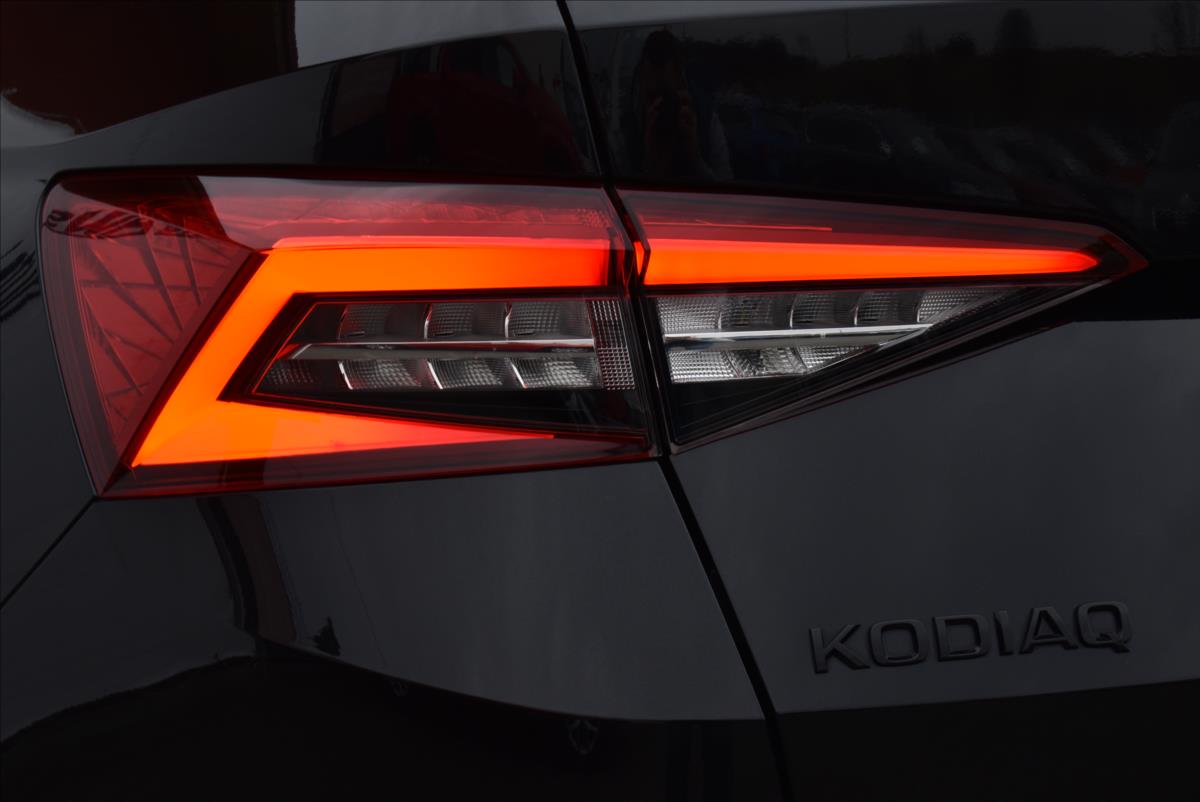 Škoda Kodiaq 2,0 TDi  DSG Sportline Virtual Canton - 9