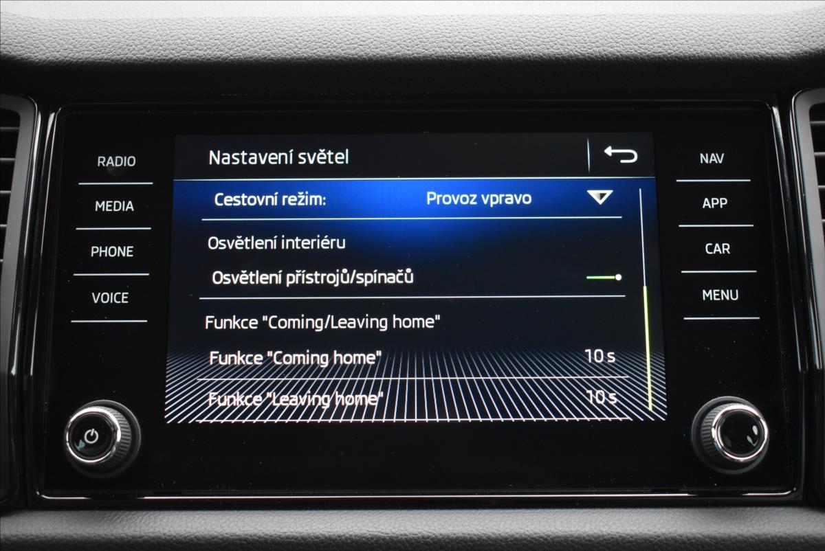 Škoda Kodiaq 2,0 TDi  DSG Sportline Virtual Canton - 32
