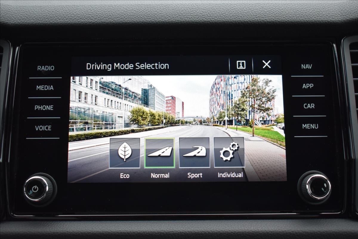 Škoda Kodiaq 2,0 TDi  DSG Sportline Virtual Canton - 35