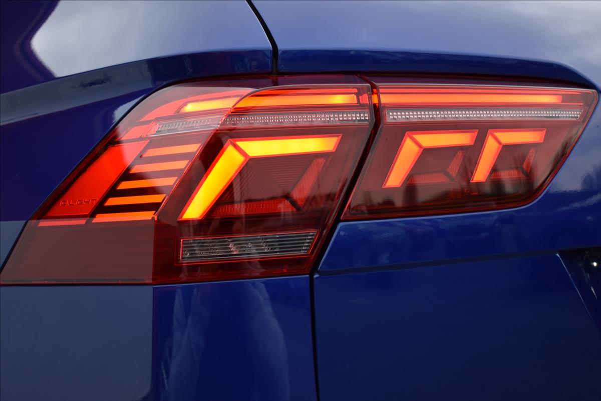Volkswagen Tiguan 2,0 TSi  DSG 4x4 R 235kW LED Assist - 10