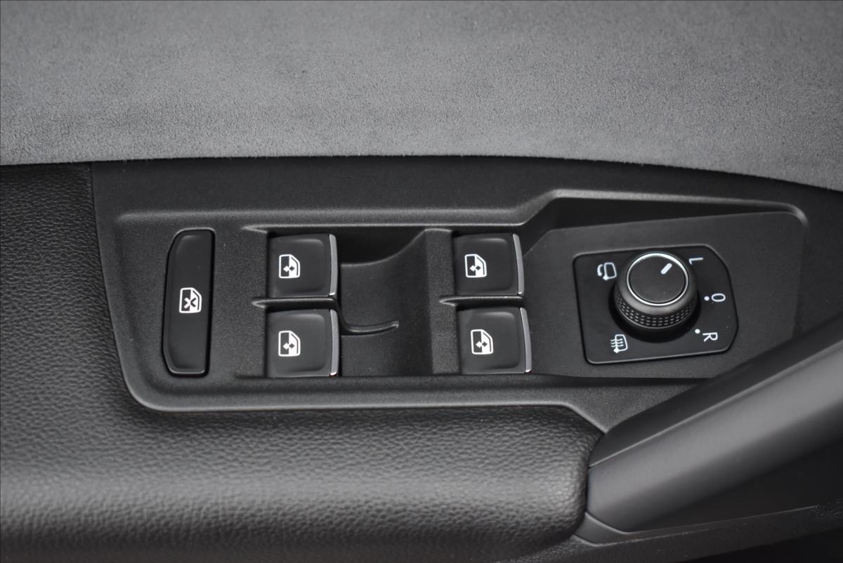 Volkswagen Tiguan 2,0 TSi  DSG 4x4 R 235kW LED Assist - 21