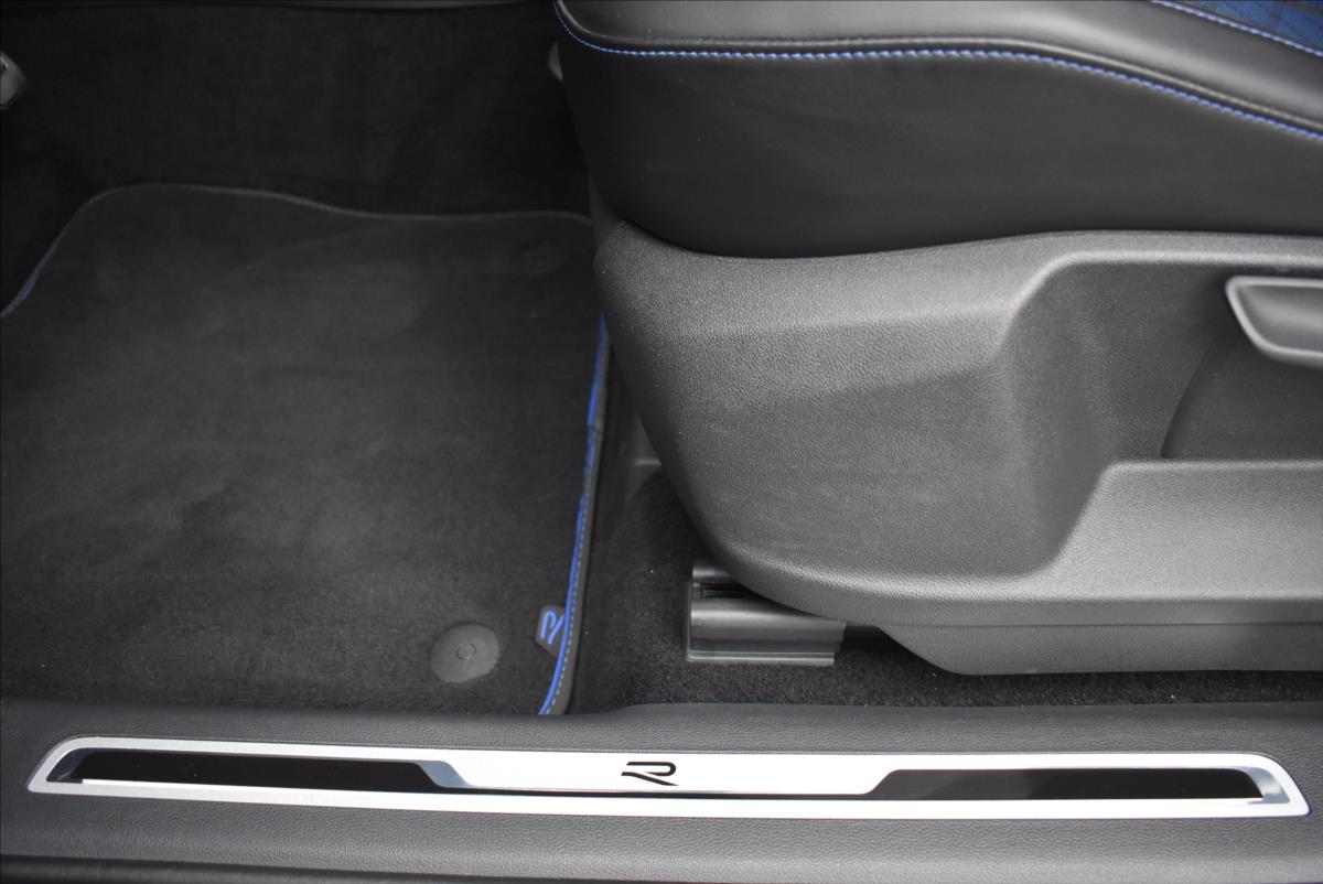 Volkswagen Tiguan 2,0 TSi  DSG 4x4 R 235kW LED Assist - 23